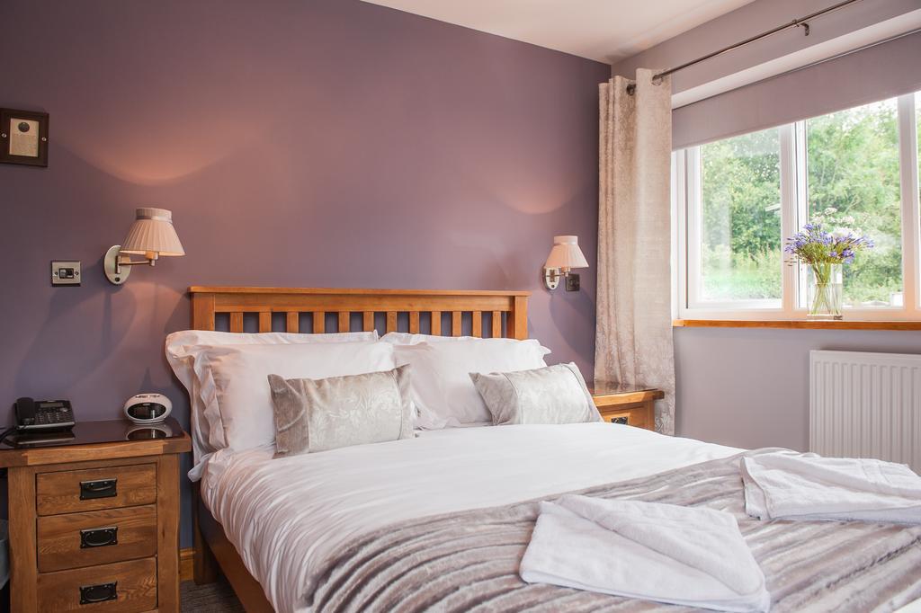 The Little Crown Inn Pontypool Room photo